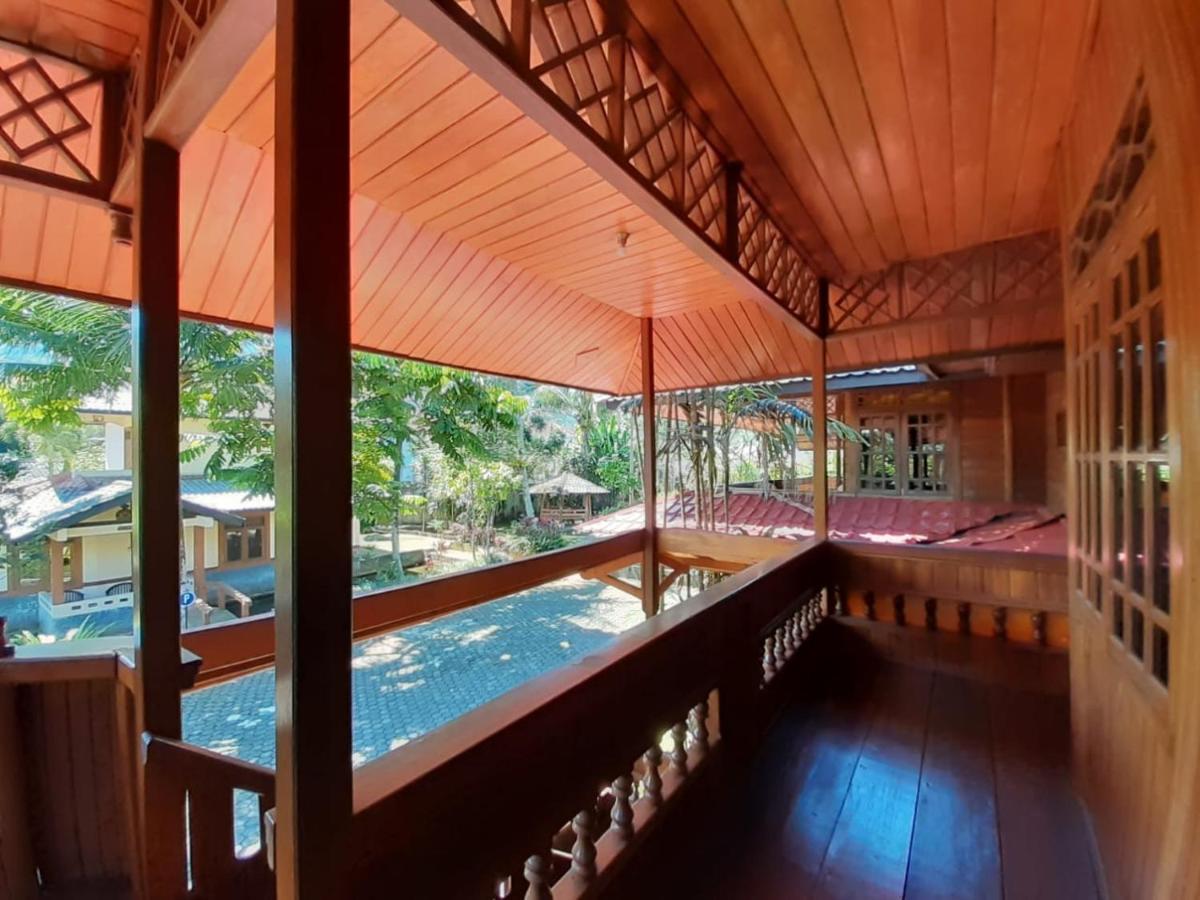 Hotel Aquarius Orange Puncak Exterior foto
