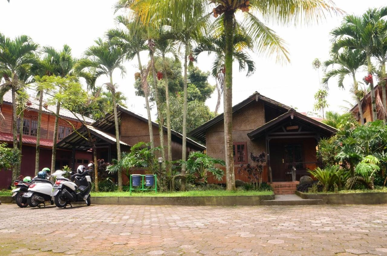Hotel Aquarius Orange Puncak Exterior foto