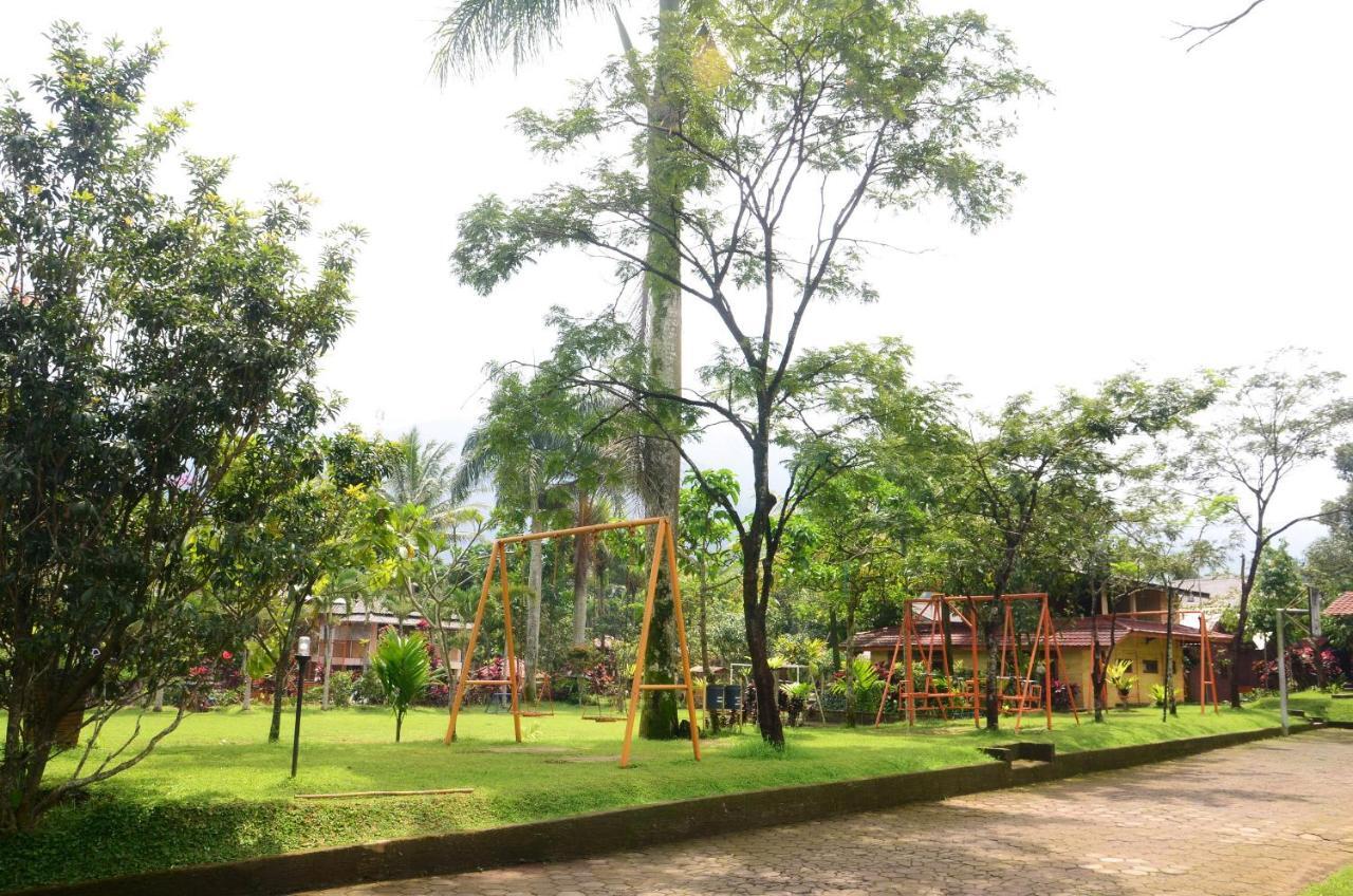 Hotel Aquarius Orange Puncak Exterior foto
